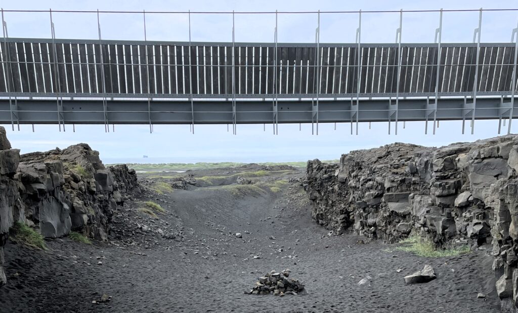 brug-tussen-de-continenten-IJsland